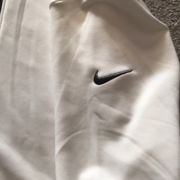 Nike pull over! - Picture 2 of 3